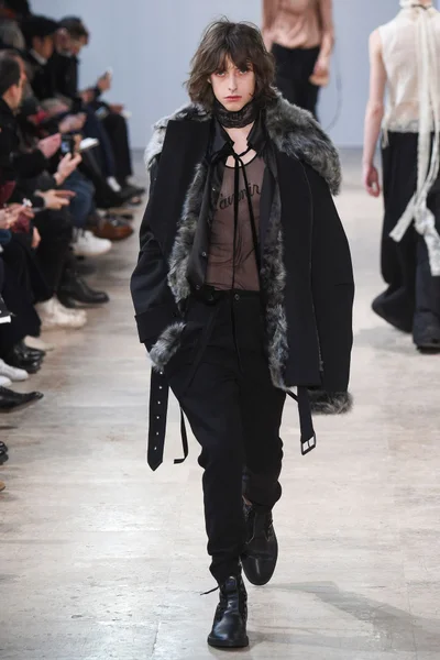 Look 28